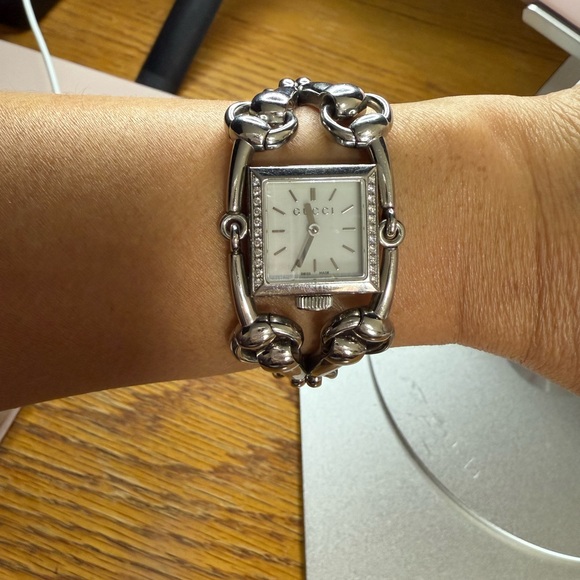 Gucci Silver Women's Watch - Picture 1 of 15